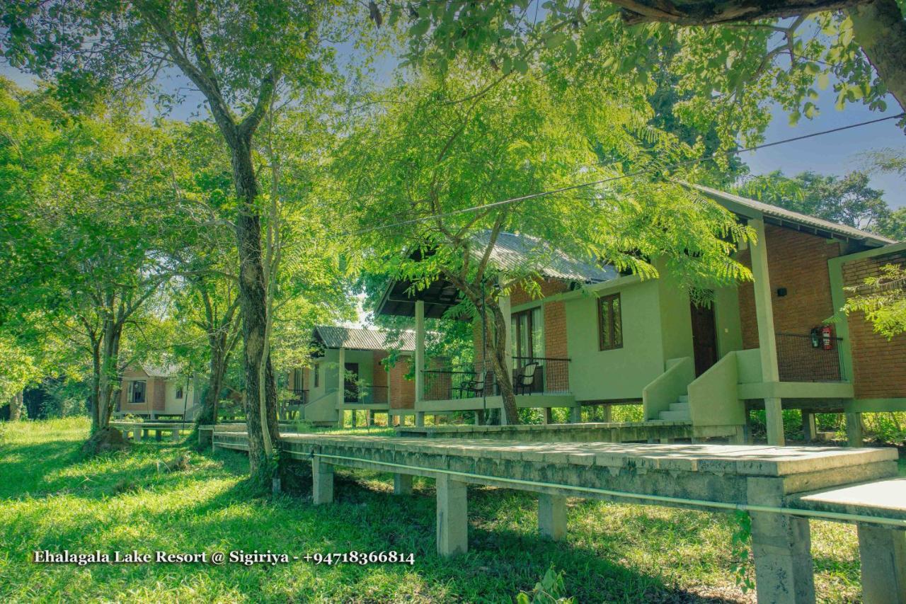 Ehalagala Lake Resort Sigiriya Exterior photo