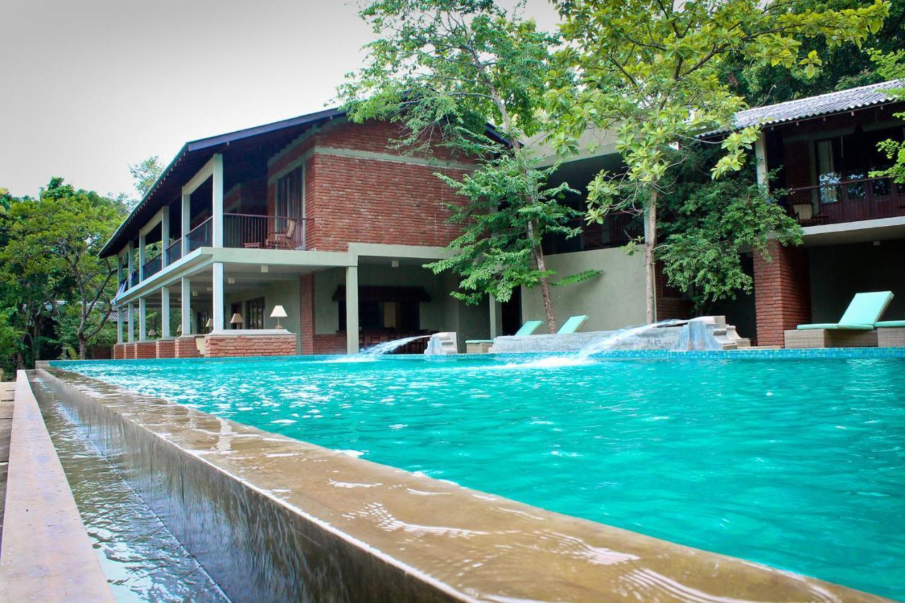 Ehalagala Lake Resort Sigiriya Exterior photo