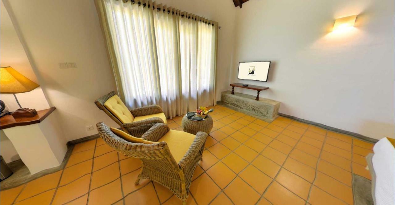 Ehalagala Lake Resort Sigiriya Exterior photo